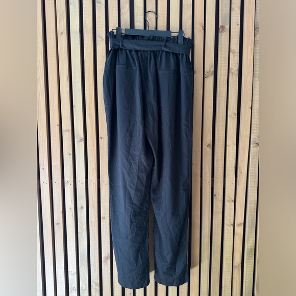 JustFab Paperbag Trousers, black, size large - Picture 2 of 3